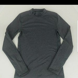 Under Armour Size YXL Shirt Gray Long-Sleeves